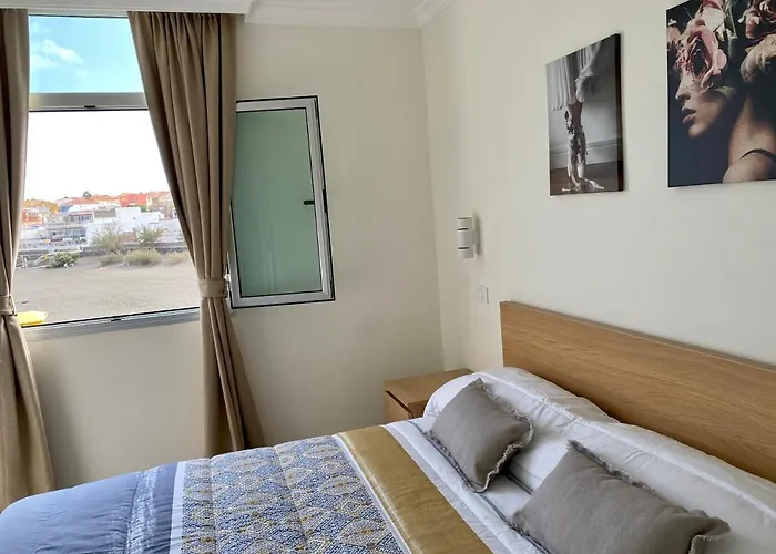 Hermoso Edificio Frente Al Mar, A Pie De Playa Y Hermosas Vistas Апартаменты *