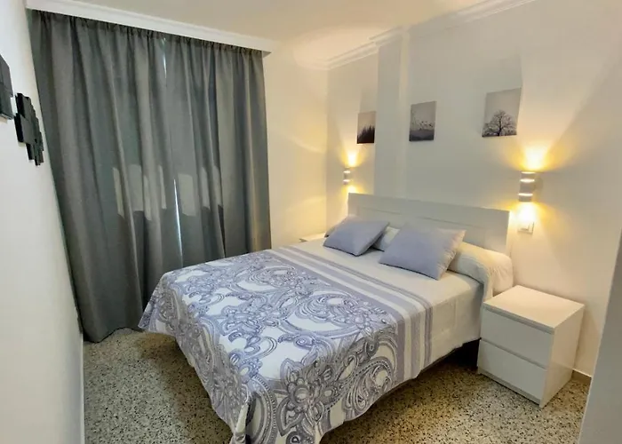 Hermoso Edificio Frente Al Mar Con Gran Terraza Y Hermosas Vistas *