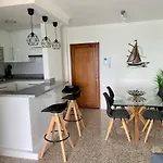 Apartman Hermoso Edificio Frente Al Mar, A Pie De Playa Y Hermosas Vistas *