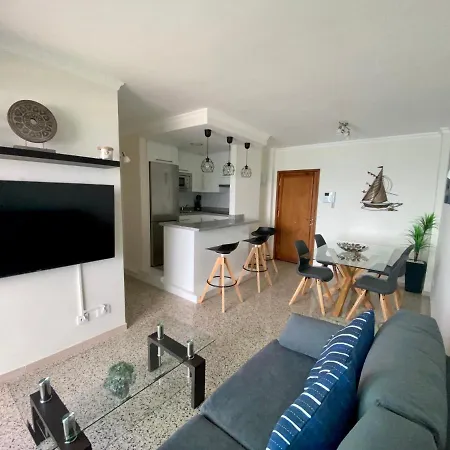 Hermoso Edificio Frente Al Mar Con Gran Terraza Y Hermosas Vistas Las Palmas