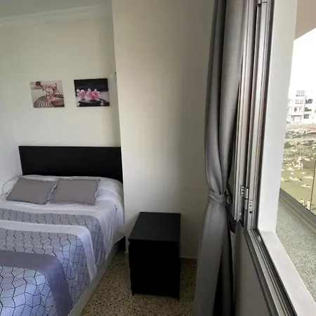 Hermoso Edificio Frente Al Mar Con Gran Terraza Y Hermosas Vistas * Las Palmas