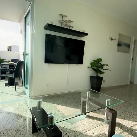Apartamento Frente Al Mar Con Gran Terraza Y Hermosas Vistas *