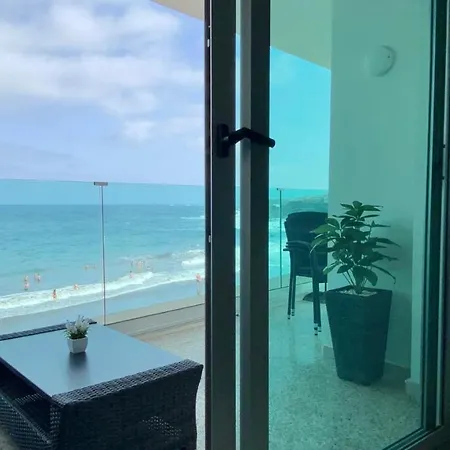 Apartamento Frente Al Mar Con Gran Terraza Y Hermosas Vistas