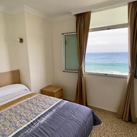 Apartamento Frente Al Mar Con Gran Terraza Y Hermosas Vistas