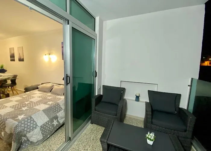 Apartamento Hermoso Edificio Frente Al Mar Con Gran Terraza Y Hermosas Vistas