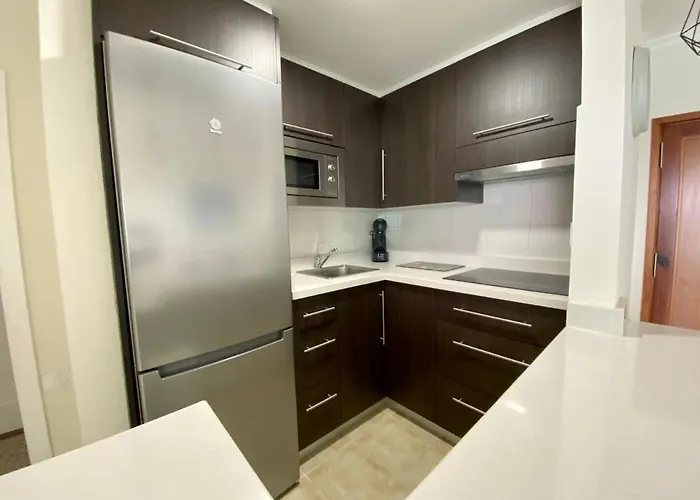 Apartamento Hermoso Edificio Frente Al Mar Con Gran Terraza Y Hermosas Vistas