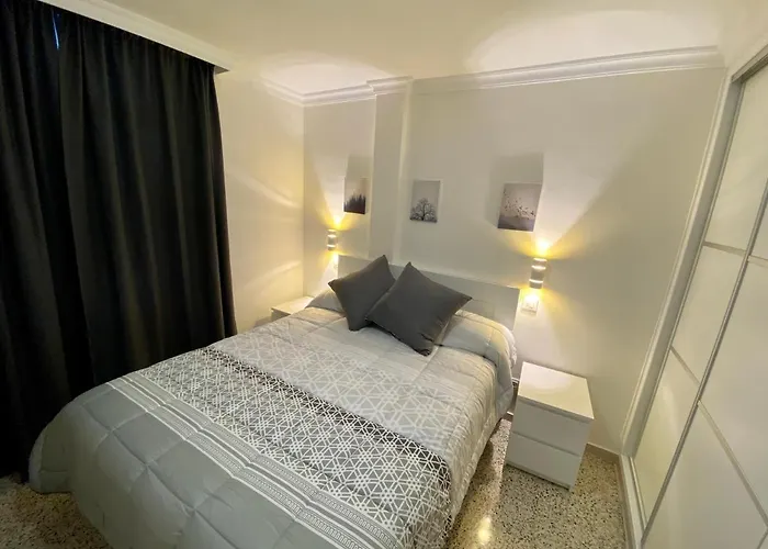 Apartamento Hermoso Edificio Frente Al Mar Con Gran Terraza Y Hermosas Vistas