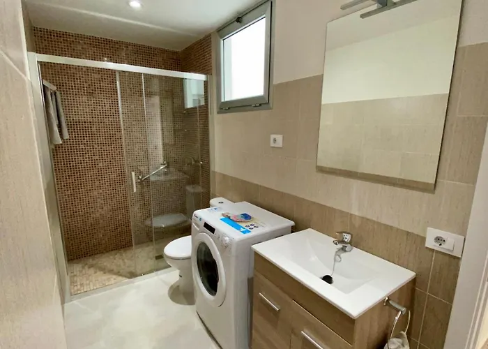 Apartamento Hermoso Edificio Frente Al Mar Con Gran Terraza Y Hermosas Vistas *